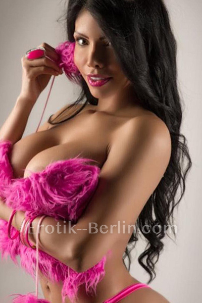 Erotic massage with escort model Imke